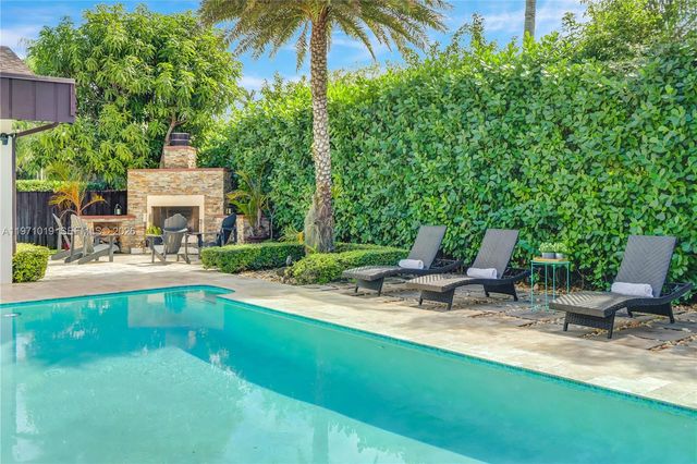 9988 SW 126th Ter, Miami, FL 33176