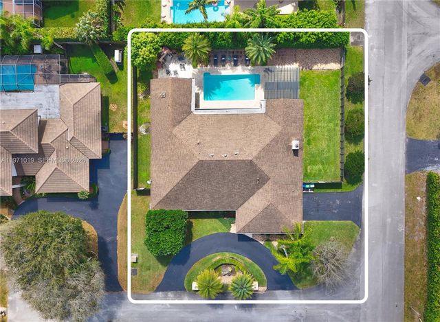 9988 SW 126th Ter, Miami, FL 33176