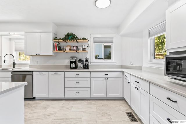 1008 Conestoga Road, Papillion, NE 68046