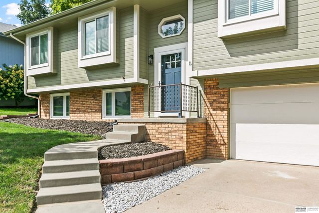 1008 Conestoga Road, Papillion, NE 68046