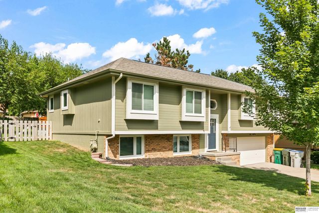 1008 Conestoga Road, Papillion, NE 68046