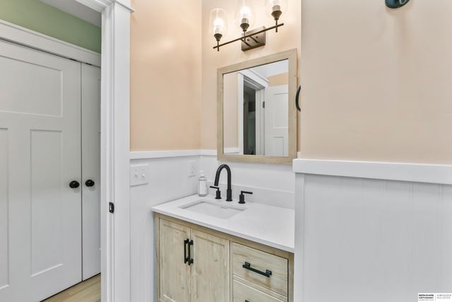 1008 Conestoga Road, Papillion, NE 68046