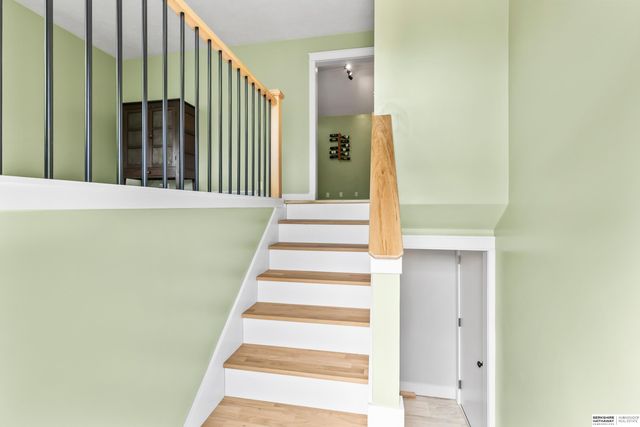 1008 Conestoga Road, Papillion, NE 68046