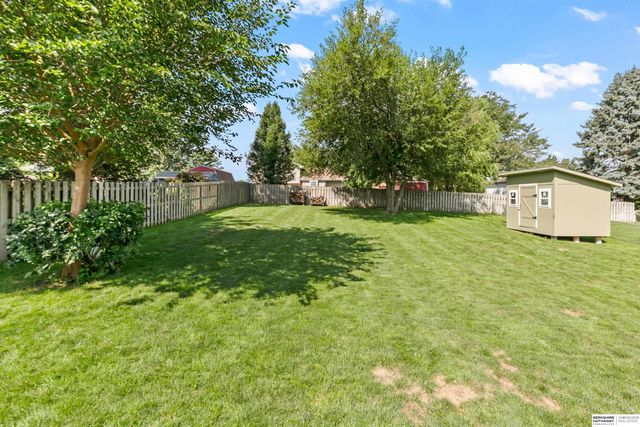 1008 Conestoga Road, Papillion, NE 68046
