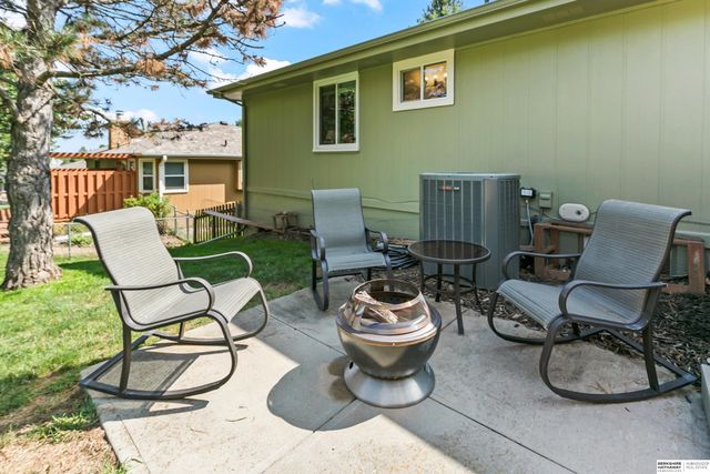 1008 Conestoga Road, Papillion, NE 68046