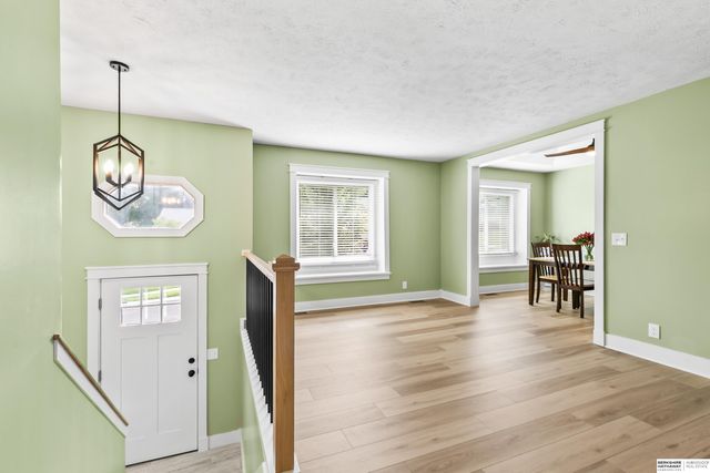 1008 Conestoga Road, Papillion, NE 68046