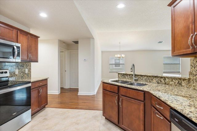 27 MAYA Way, Port St. Lucie, FL 34952