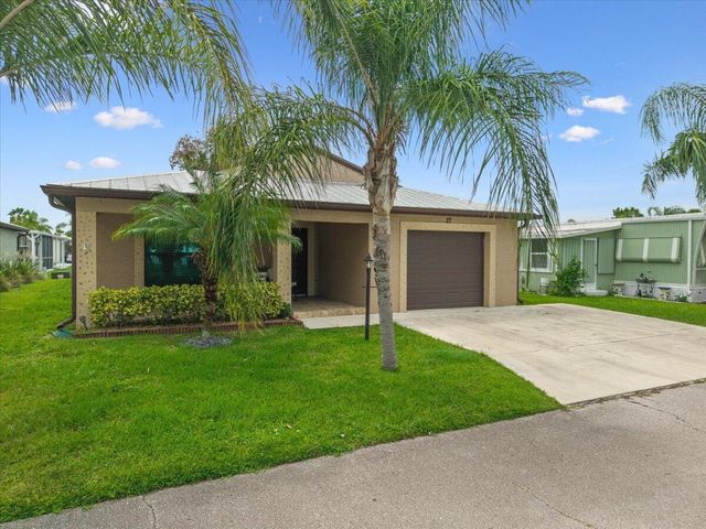 27 MAYA Way, Port St. Lucie, FL 34952