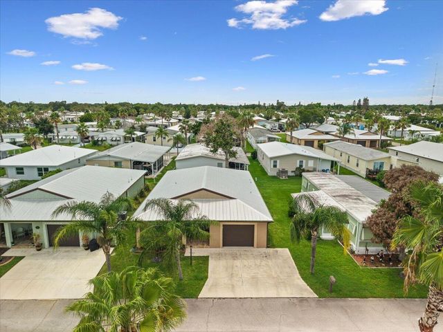 27 MAYA Way, Port St. Lucie, FL 34952
