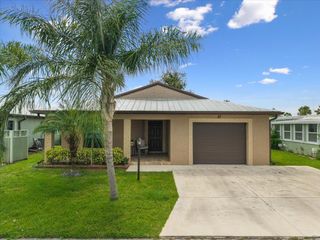 27 MAYA Way, Port St. Lucie, FL 34952