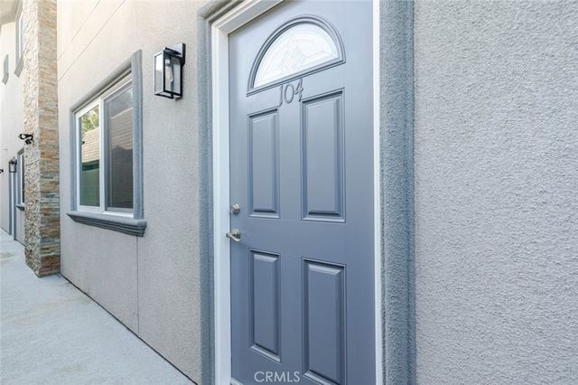 1961 Waltonia Drive 104, Montrose, CA 91020