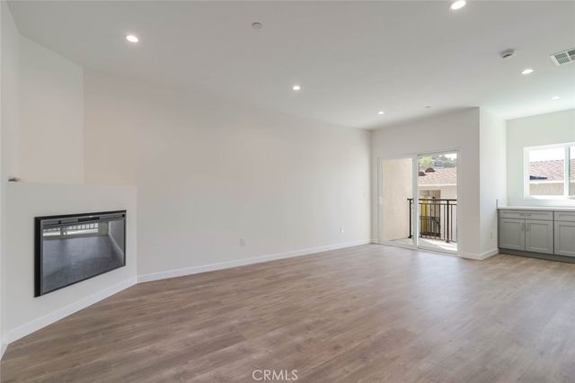 1961 Waltonia Drive 104, Montrose, CA 91020