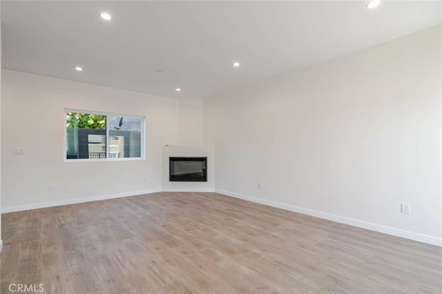 1961 Waltonia Drive 104, Montrose, CA 91020