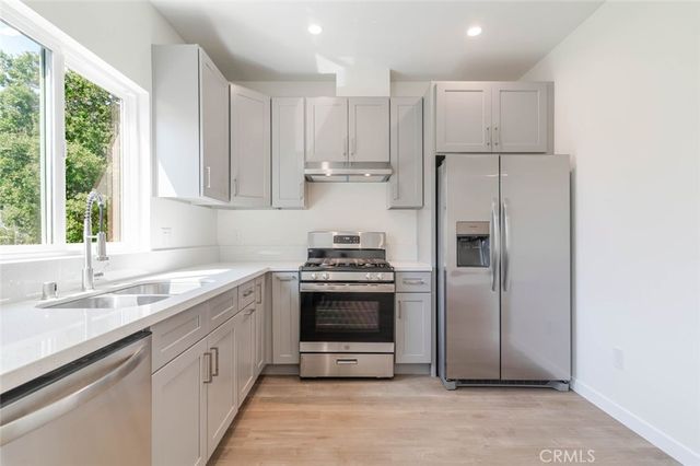 1961 Waltonia Drive 104, Montrose, CA 91020