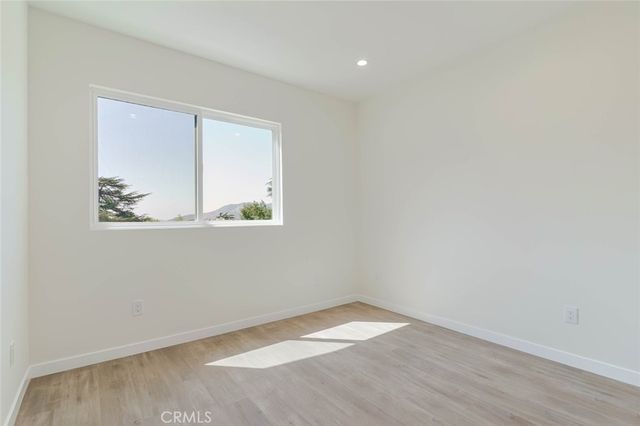 1961 Waltonia Drive 104, Montrose, CA 91020