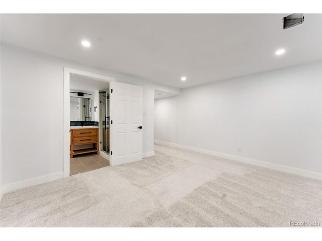 6272 S Garfield Dr, Centennial, CO 80121