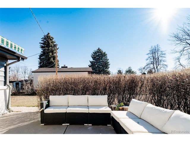 6272 S Garfield Dr, Centennial, CO 80121