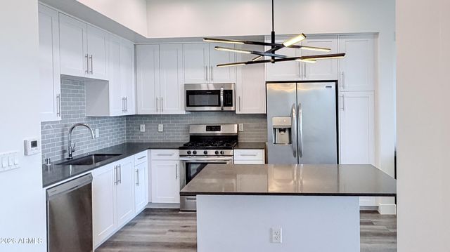 7300 E EARLL Drive 4016, Scottsdale, AZ 85251