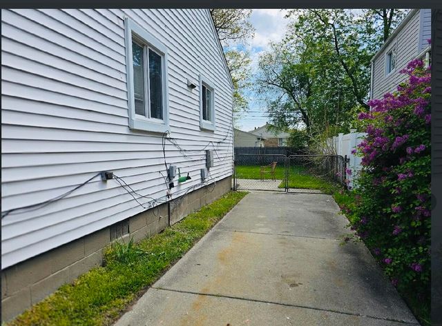 27392 Osmun Street, Madison Heights, MI 48071
