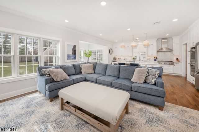 77 Commonwealth Ave, New Providence Boro, NJ 07974