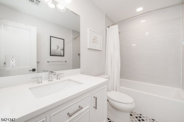 77 Commonwealth Ave, New Providence Boro, NJ 07974