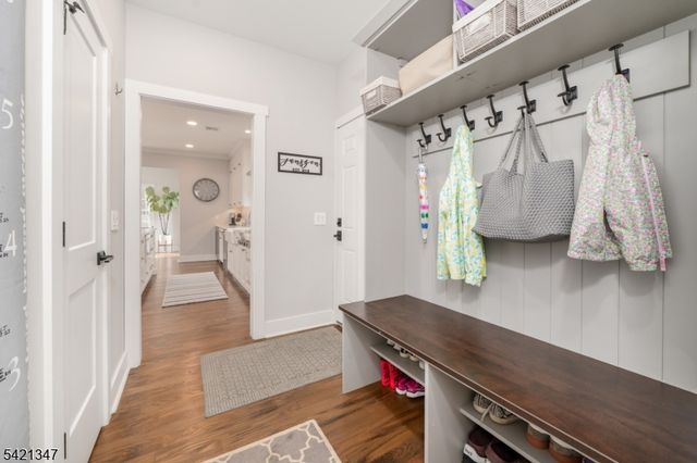 77 Commonwealth Ave, New Providence Boro, NJ 07974