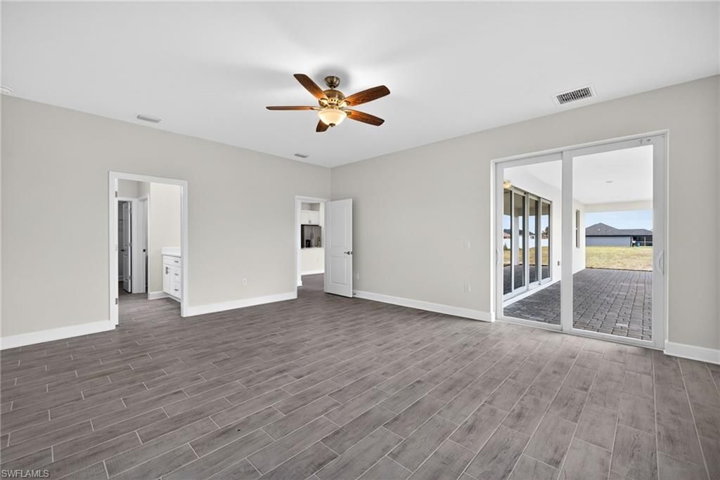 Image 4 of property listing at 529 NW 23rd ST, Cape Coral, FL 33993