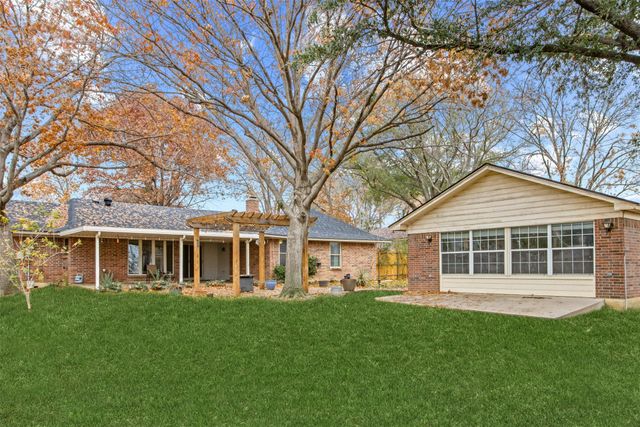 611 Field Street, Colleyville, TX 76034