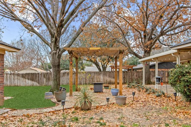 611 Field Street, Colleyville, TX 76034