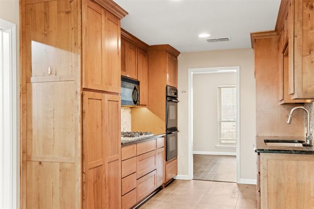 611 Field Street, Colleyville, TX 76034