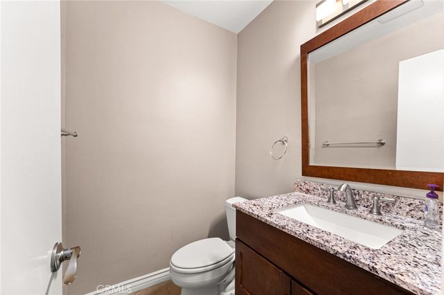 3751 Prestwick, Los Angeles, CA 90027