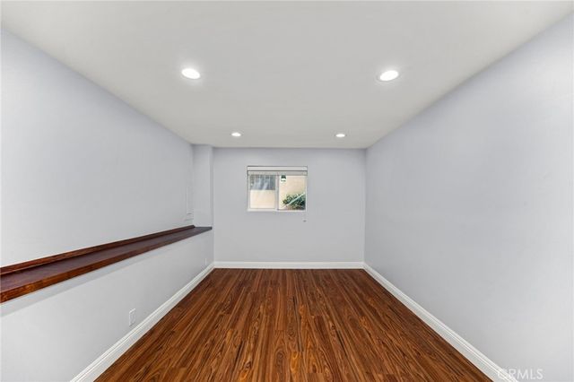 3751 Prestwick, Los Angeles, CA 90027