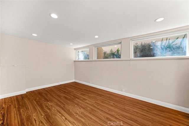 3751 Prestwick, Los Angeles, CA 90027