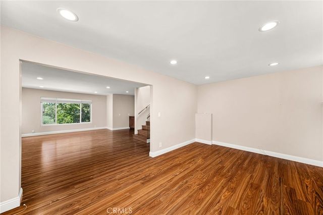 3751 Prestwick, Los Angeles, CA 90027