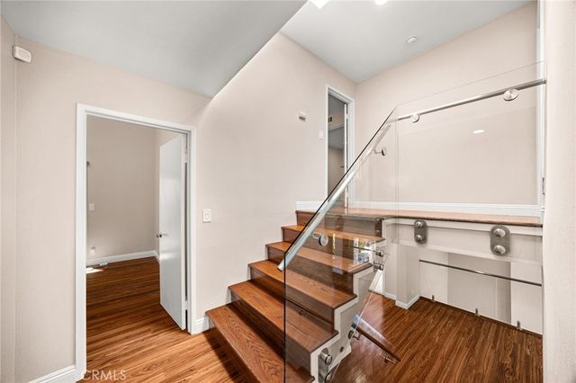 3751 Prestwick, Los Angeles, CA 90027