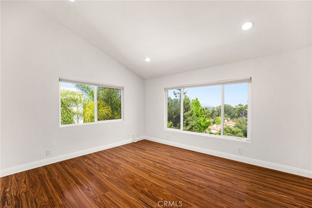 3751 Prestwick, Los Angeles, CA 90027