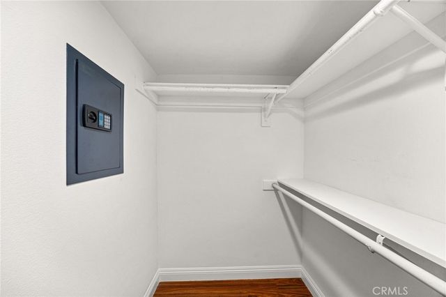 3751 Prestwick, Los Angeles, CA 90027