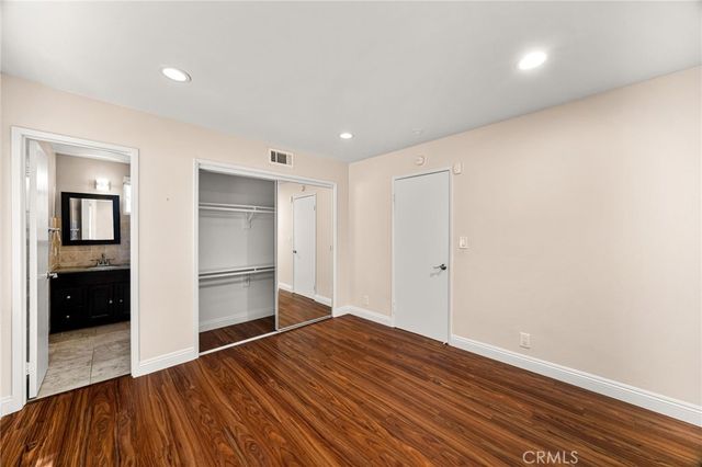 3751 Prestwick, Los Angeles, CA 90027