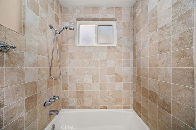 3751 Prestwick, Los Angeles, CA 90027