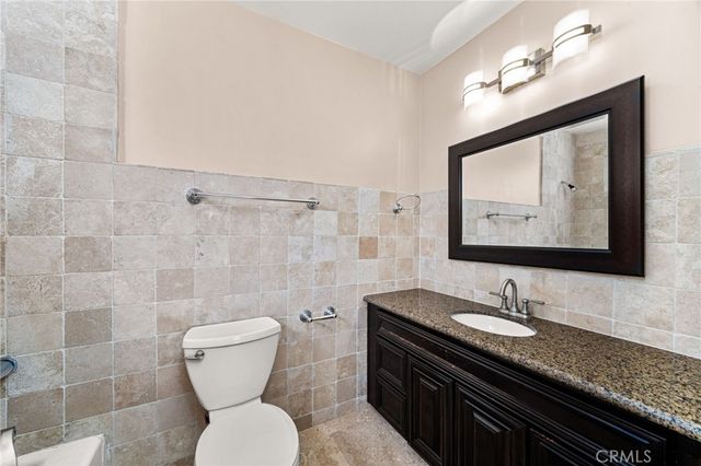 3751 Prestwick, Los Angeles, CA 90027