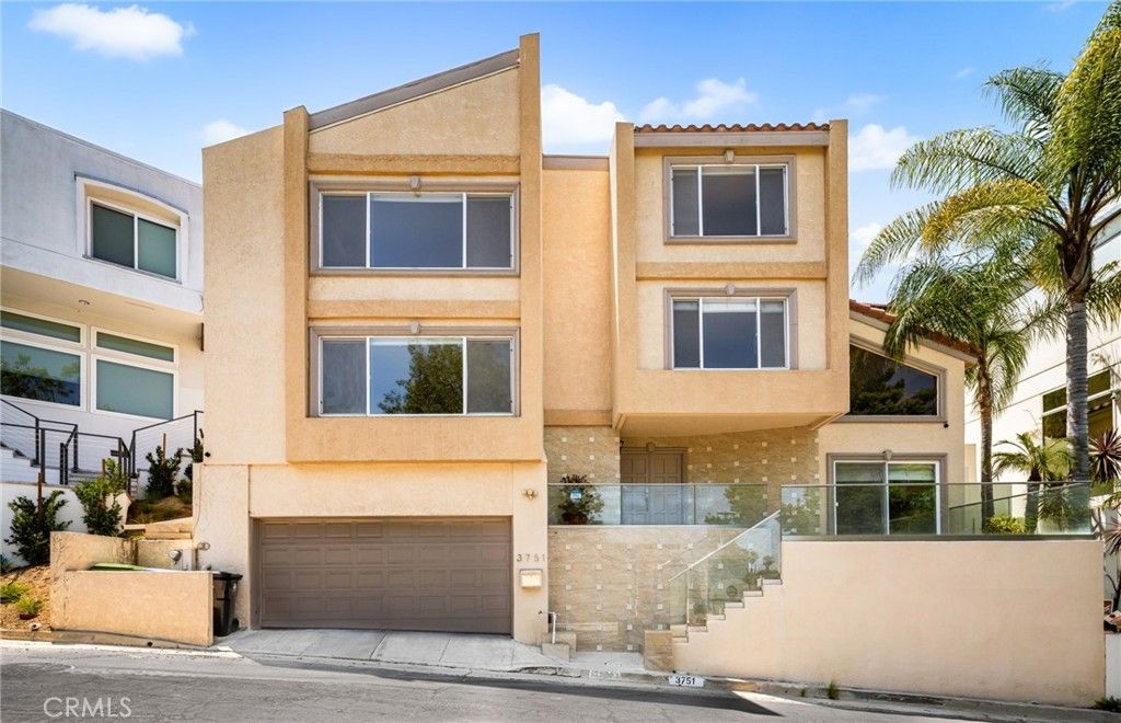 3751 Prestwick, Los Angeles, CA 90027