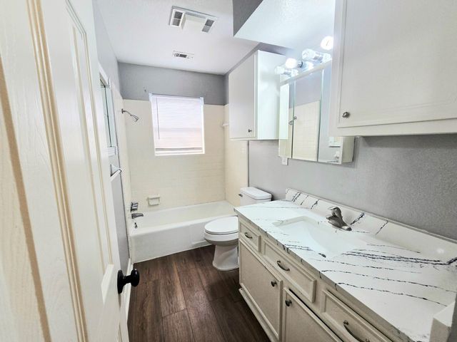 2433 Freeway Manor Drive, Rosenberg, TX 77471