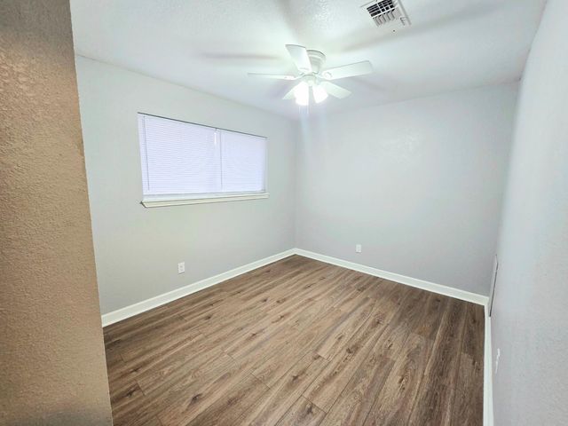 2433 Freeway Manor Drive, Rosenberg, TX 77471