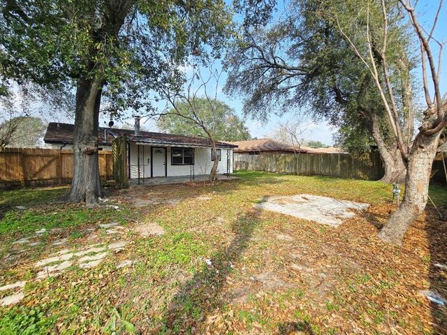 2433 Freeway Manor Drive, Rosenberg, TX 77471