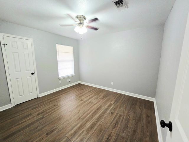 2433 Freeway Manor Drive, Rosenberg, TX 77471