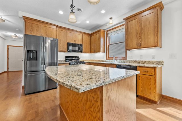 682 Bibeau Court, Vadnais Heights, MN 55127