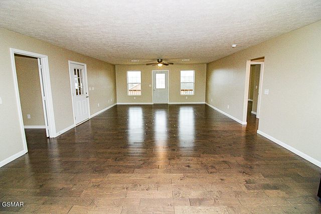 412 Sulphur Court, Kodak, TN 37764