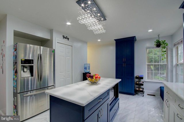 10 SAWGRASS CT, Monroe Township, NJ 08831