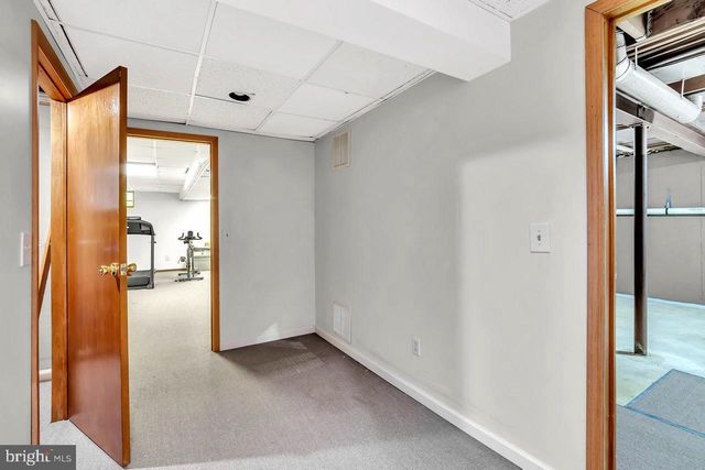 10 SAWGRASS CT, Monroe Township, NJ 08831