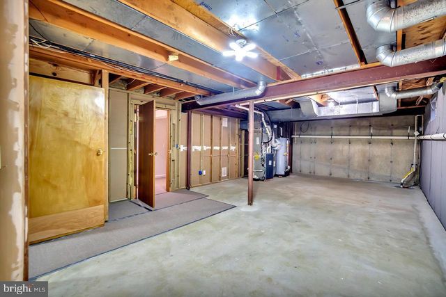 10 SAWGRASS CT, Monroe Township, NJ 08831